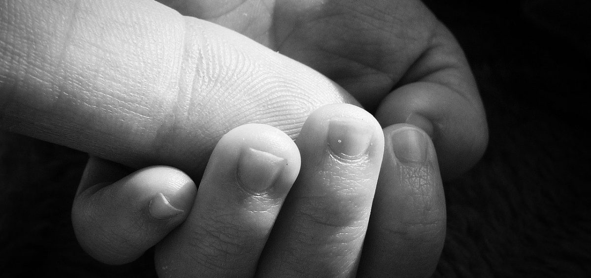 child and parents image