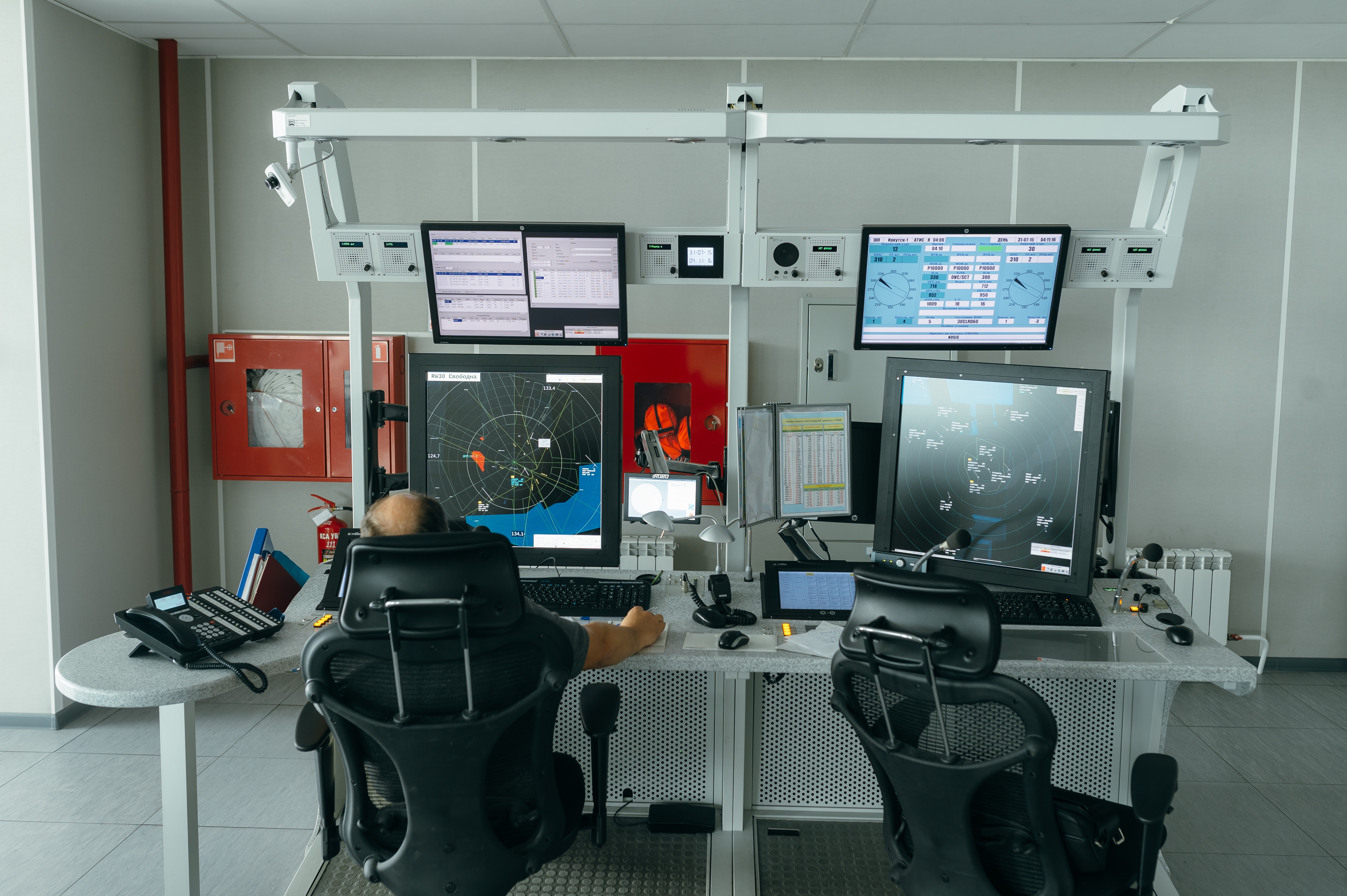 There are 14,000 air traffic controllers