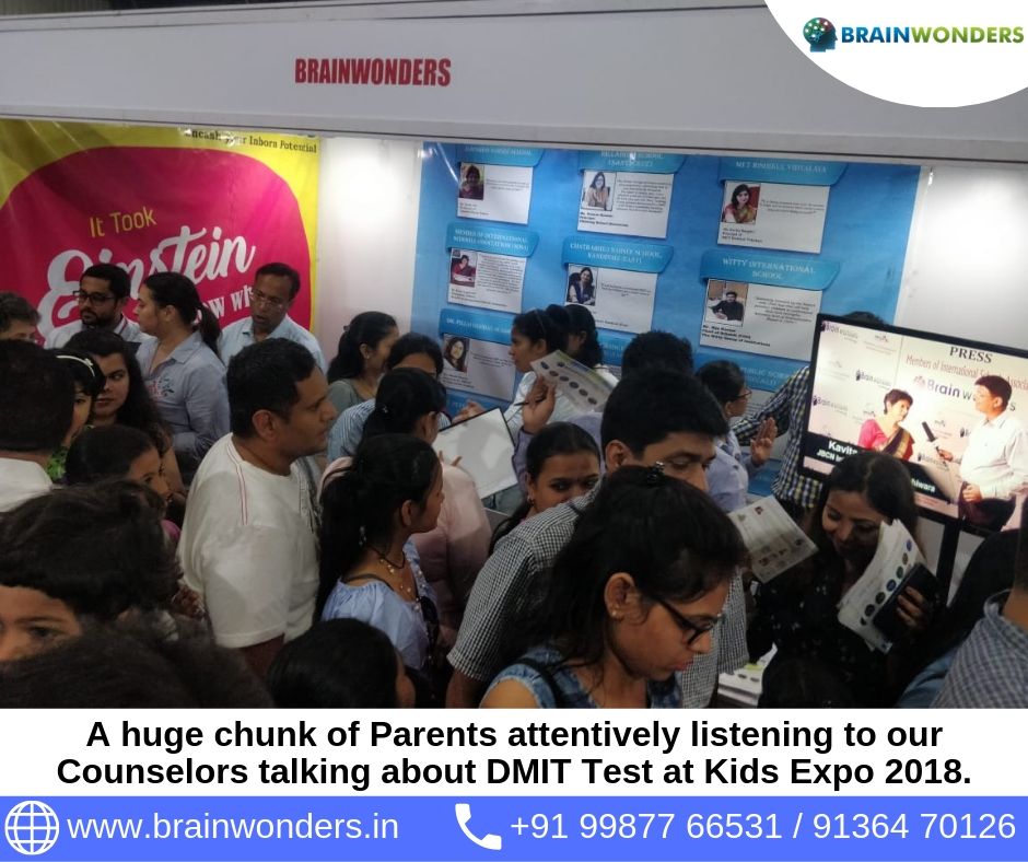 A huge chunk of Parents attentively listening to our Counselors talking about DMIT Test at Kids Expo 2018