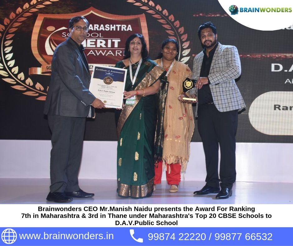 Brainwonders CEO Mr.Manish Naidu presents the Award For Ranking  7th in Maharashtra _ 3rd in Thane under Maharashtra_s Top 20 CBSE Schools to  D.A.V.Public School